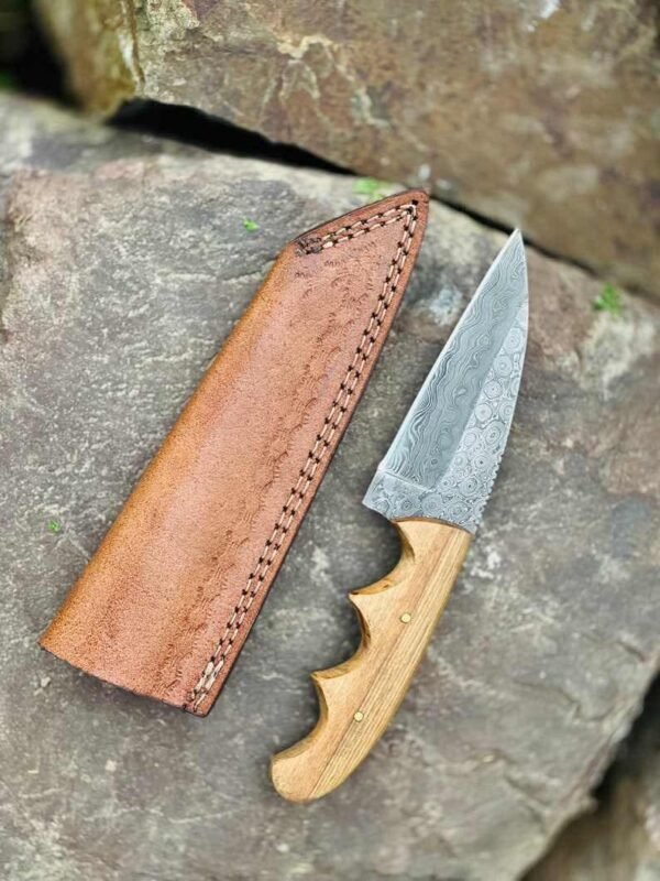 Handmade Damascus Steel Knife with Wooden Handle