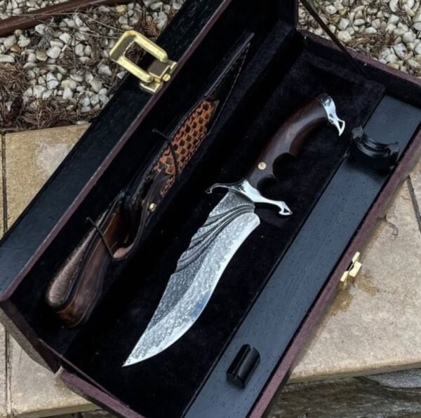 Handcrafted Damascus Steel Hunting Knife with Luxury Leather Sheath